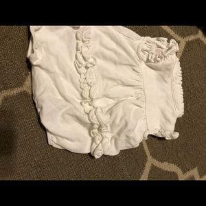 Ralph Lauren Bottoms - Ralph Lauren 6m white bubble ruffle romper Ralph Lauren Bottoms - Ralph Lauren 6m white bubble ruffle romper